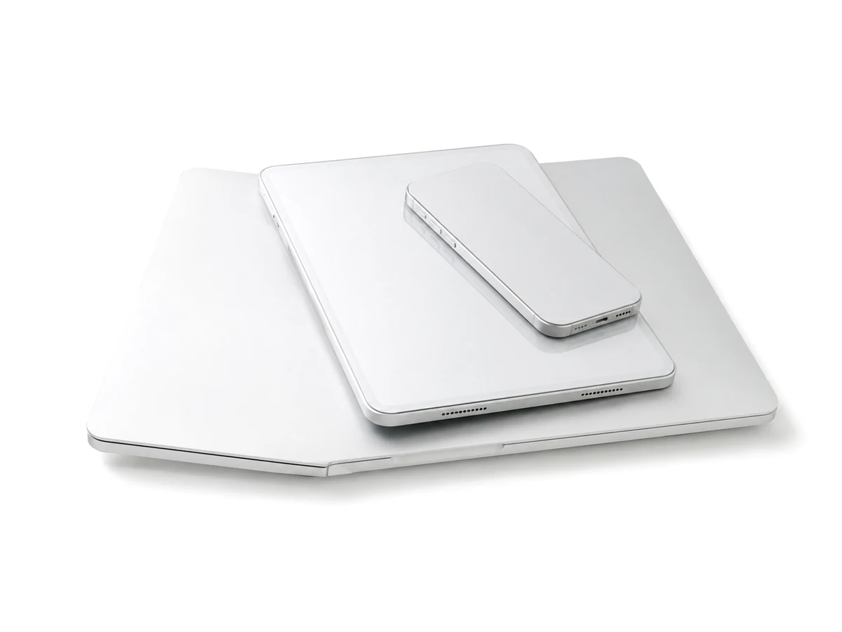 Um smartphone, um tablet e um notebook, os aparelhos que a cobertura protege